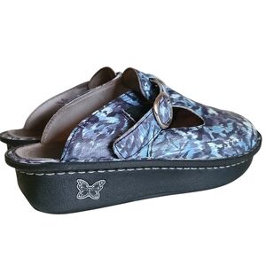 alegria classic clogs feral pattern 38 (us women's 8) regular